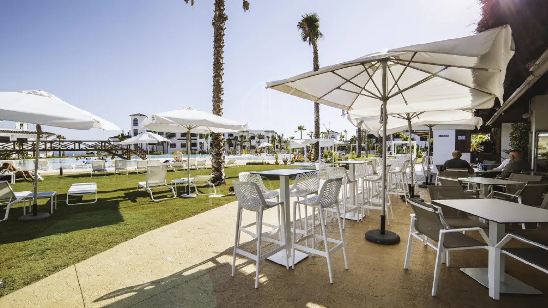 Elegante Apartamento de Diseño en Venta en Mirador de Estepona Hills con Licencia de Alquiler