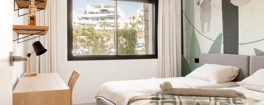 Elegante Apartamento de Diseño en Venta en Mirador de Estepona Hills con Licencia de Alquiler