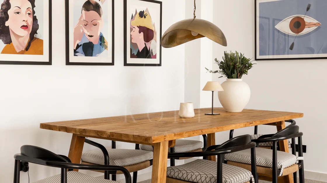 Elegante Apartamento de Diseño en Venta en Mirador de Estepona Hills con Licencia de Alquiler