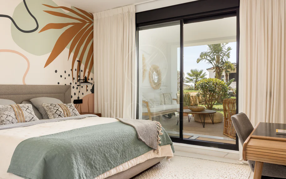 Elegante Apartamento de Diseño en Venta en Mirador de Estepona Hills con Licencia de Alquiler