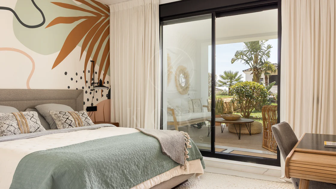 Elegante Apartamento de Diseño en Venta en Mirador de Estepona Hills con Licencia de Alquiler