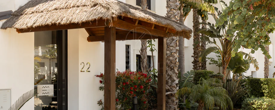 Elegante Apartamento de Diseño en Venta en Mirador de Estepona Hills con Licencia de Alquiler