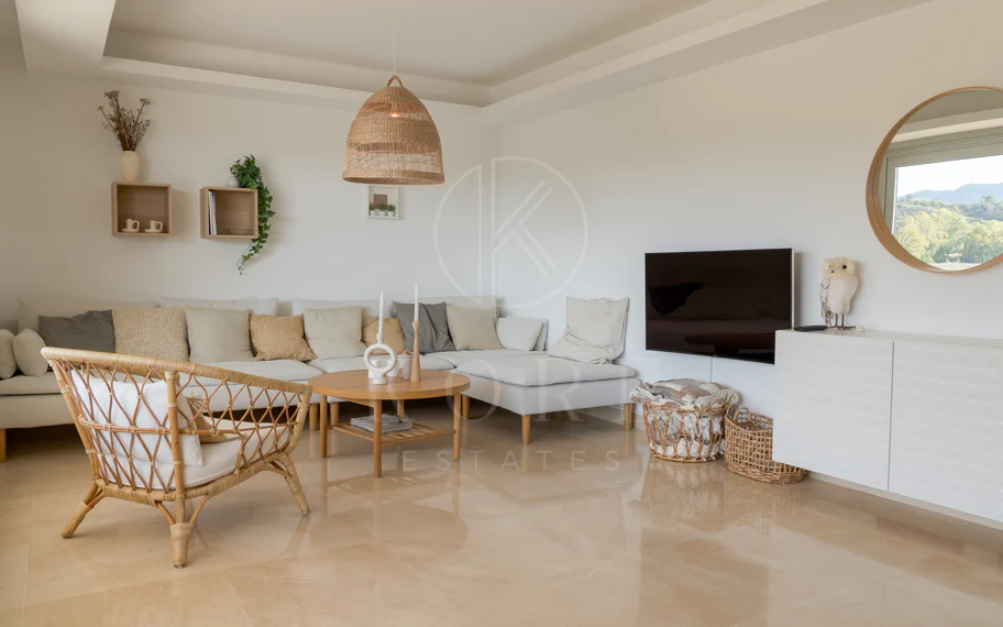 Lujoso y espacioso apartamento de 3 dormitorios en planta baja en Avalon, Los Arqueros Golf