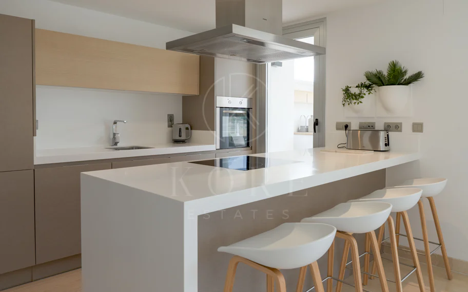 Lujoso y espacioso apartamento de 3 dormitorios en planta baja en Avalon, Los Arqueros Golf