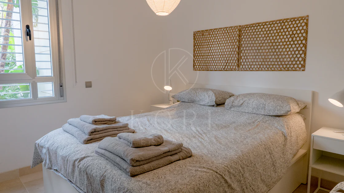 Luxury, spacious 3 bedroom Elevated Ground floor apartment in Avalon, Los Arqueros Golf
