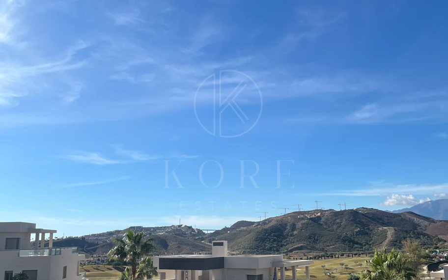 Lujoso y espacioso apartamento de 3 dormitorios en planta baja en Avalon, Los Arqueros Golf