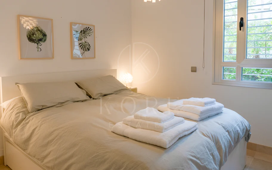 Lujoso y espacioso apartamento de 3 dormitorios en planta baja en Avalon, Los Arqueros Golf