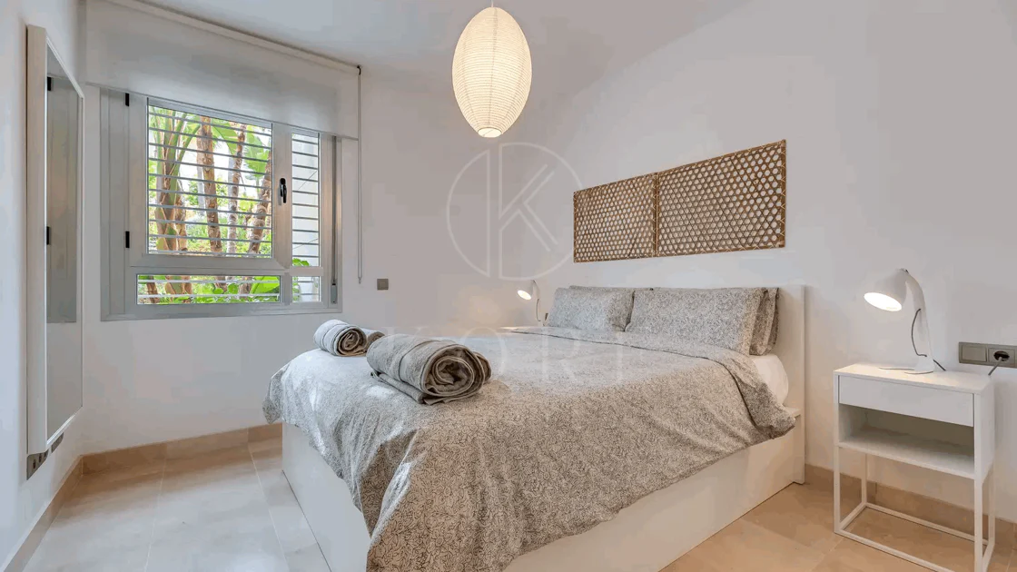 Luxury, spacious 3 bedroom Elevated Ground floor apartment in Avalon, Los Arqueros Golf