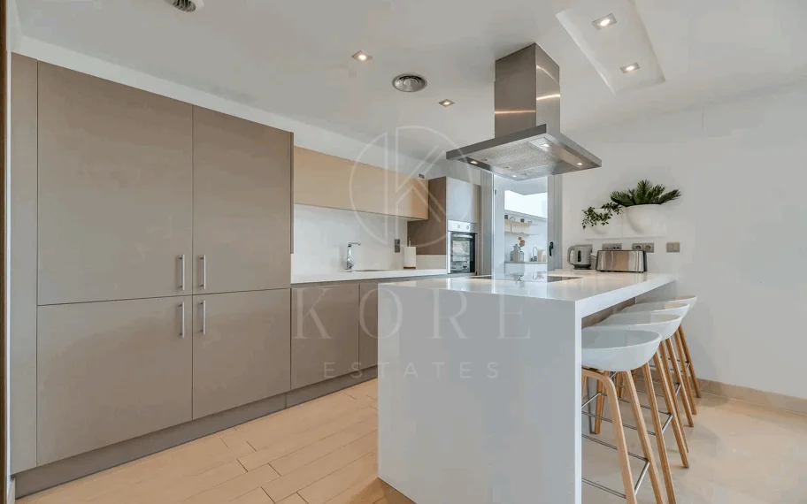 Lujoso y espacioso apartamento de 3 dormitorios en planta baja en Avalon, Los Arqueros Golf