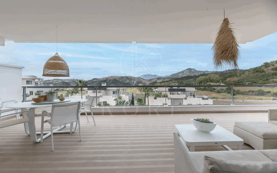 Lujoso y espacioso apartamento de 3 dormitorios en planta baja en Avalon, Los Arqueros Golf
