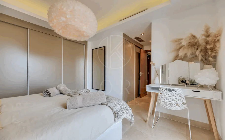 Lujoso y espacioso apartamento de 3 dormitorios en planta baja en Avalon, Los Arqueros Golf
