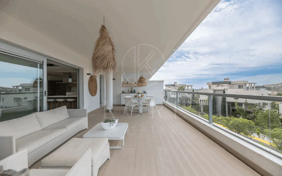 Lujoso y espacioso apartamento de 3 dormitorios en planta baja en Avalon, Los Arqueros Golf