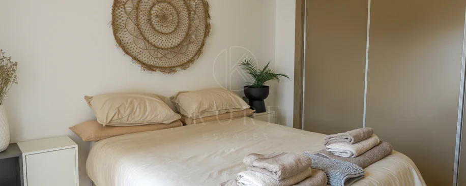 Luxury, spacious 3 bedroom Elevated Ground floor apartment in Avalon, Los Arqueros Golf