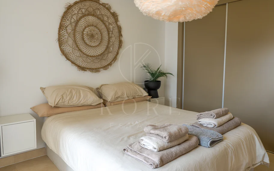 Lujoso y espacioso apartamento de 3 dormitorios en planta baja en Avalon, Los Arqueros Golf