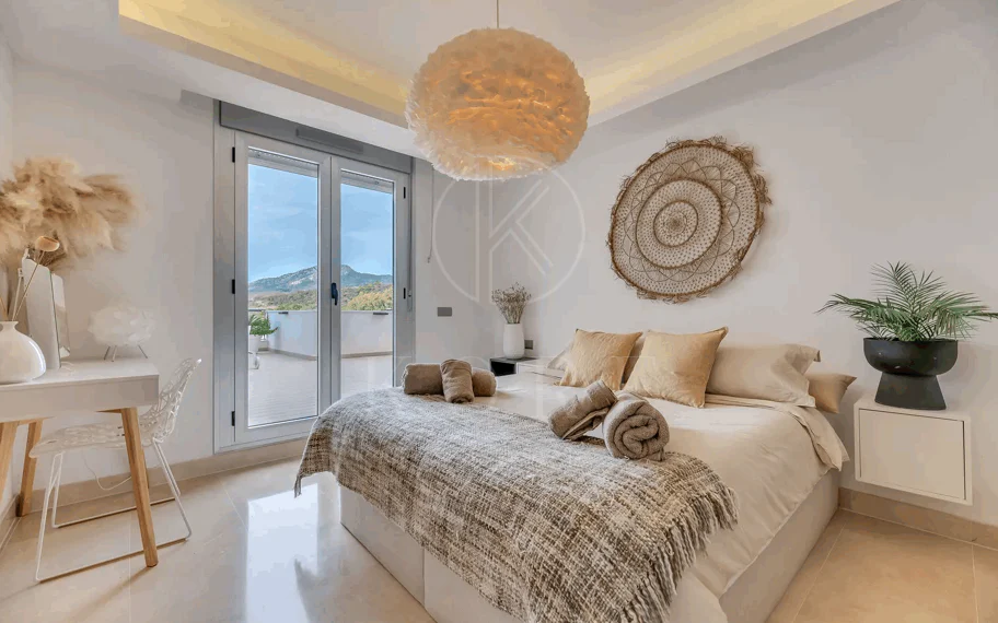 Lujoso y espacioso apartamento de 3 dormitorios en planta baja en Avalon, Los Arqueros Golf