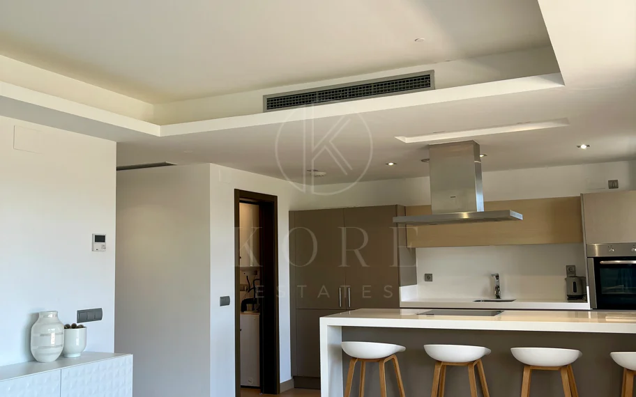 Lujoso y espacioso apartamento de 3 dormitorios en planta baja en Avalon, Los Arqueros Golf