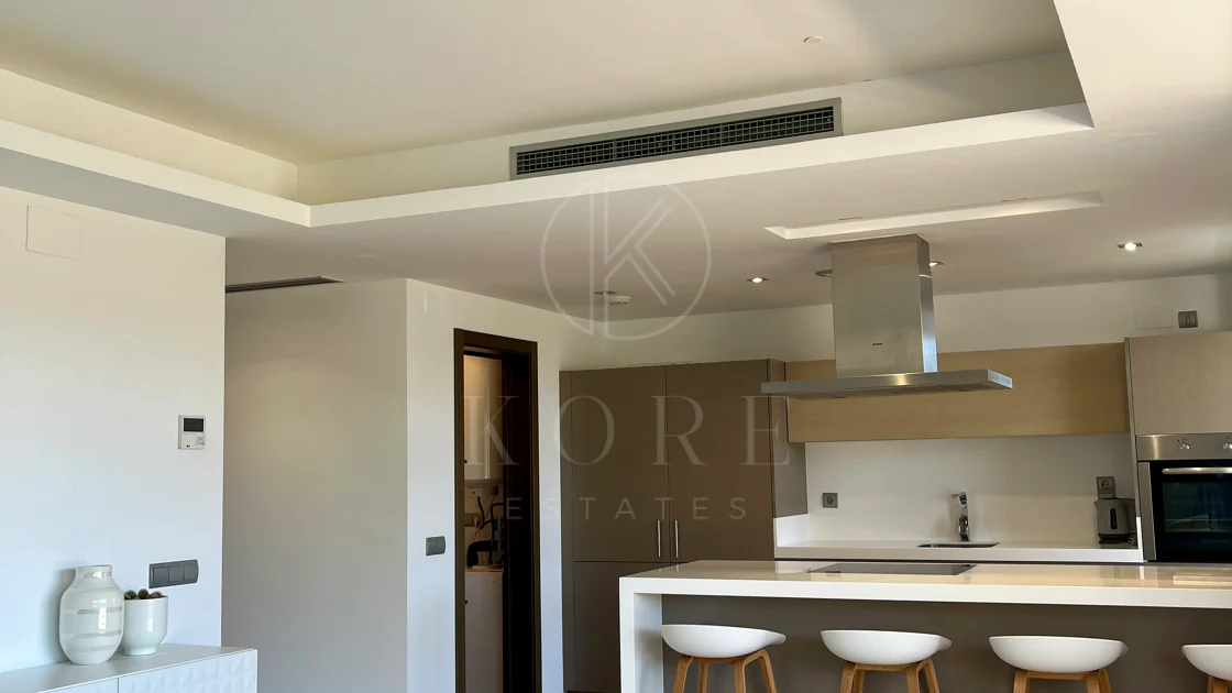 Luxury, spacious 3 bedroom Elevated Ground floor apartment in Avalon, Los Arqueros Golf