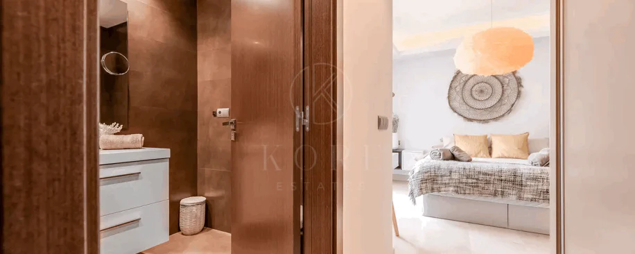 Luxury, spacious 3 bedroom Elevated Ground floor apartment in Avalon, Los Arqueros Golf