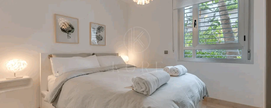 Luxury, spacious 3 bedroom Elevated Ground floor apartment in Avalon, Los Arqueros Golf