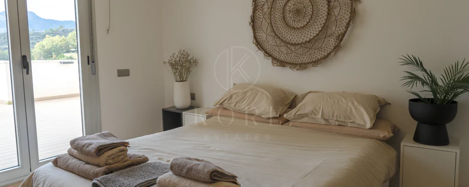 Luxury, spacious 3 bedroom Elevated Ground floor apartment in Avalon, Los Arqueros Golf