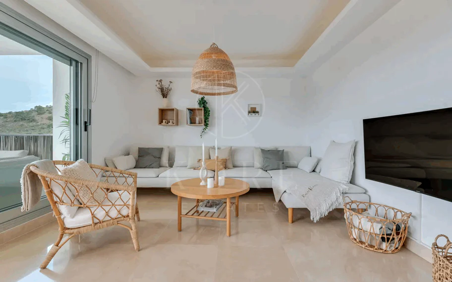 Lujoso y espacioso apartamento de 3 dormitorios en planta baja en Avalon, Los Arqueros Golf