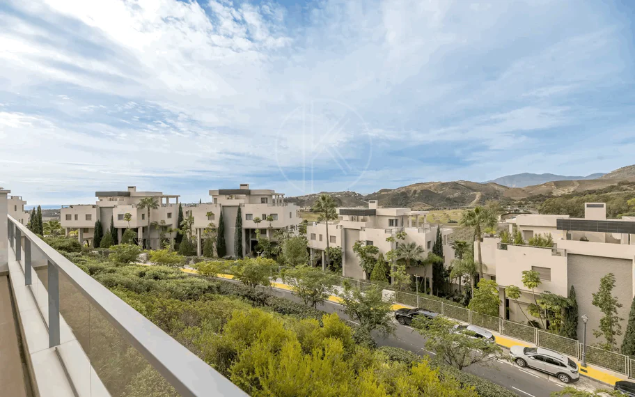 Lujoso y espacioso apartamento de 3 dormitorios en planta baja en Avalon, Los Arqueros Golf