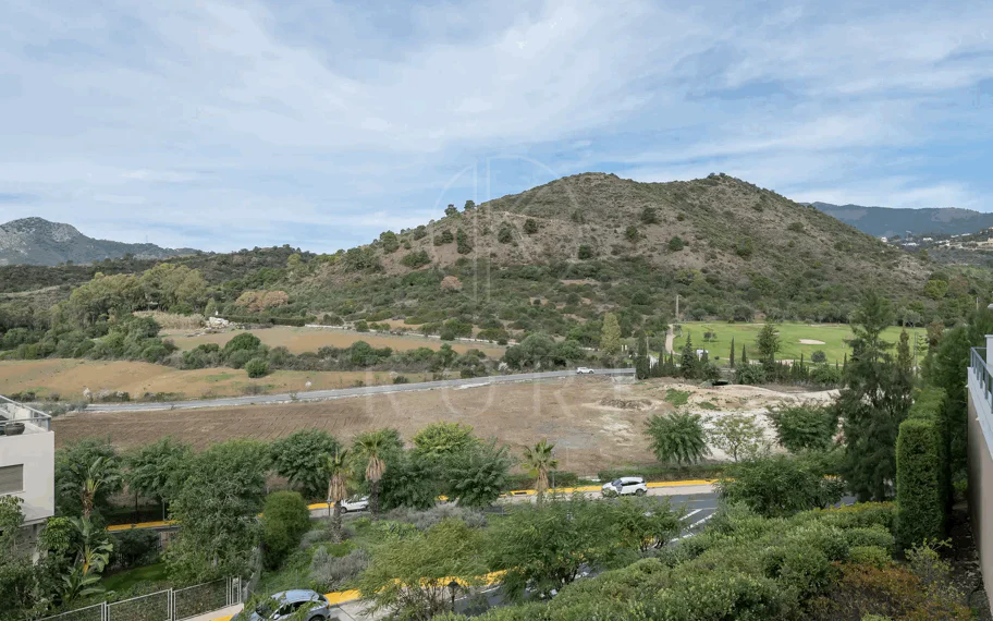 Lujoso y espacioso apartamento de 3 dormitorios en planta baja en Avalon, Los Arqueros Golf