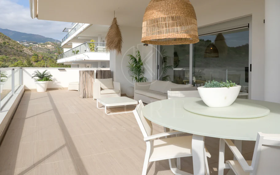 Lujoso y espacioso apartamento de 3 dormitorios en planta baja en Avalon, Los Arqueros Golf