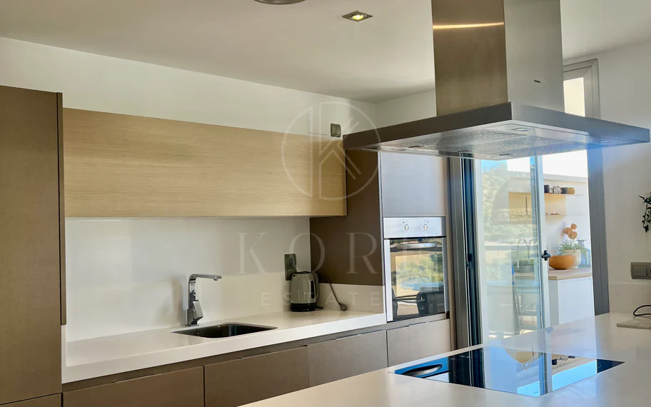 Lujoso y espacioso apartamento de 3 dormitorios en planta baja en Avalon, Los Arqueros Golf