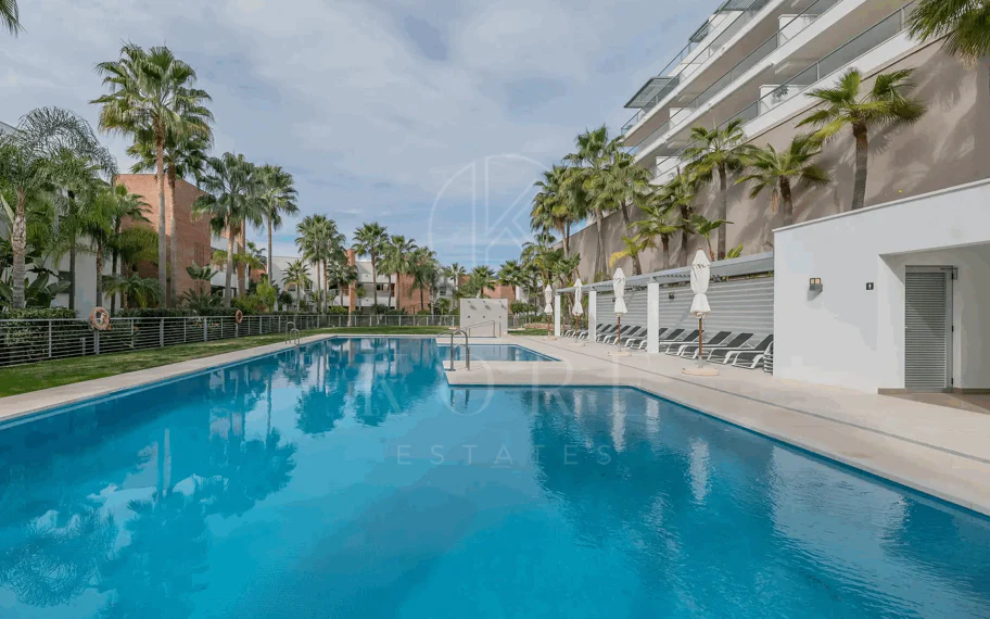 Lujoso y espacioso apartamento de 3 dormitorios en planta baja en Avalon, Los Arqueros Golf