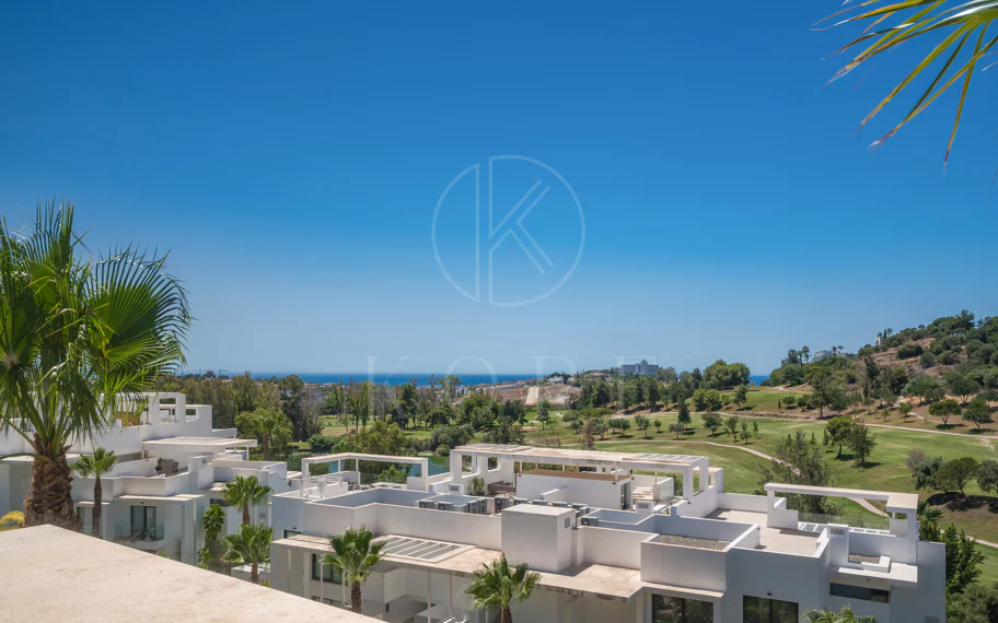 Ático de lujo de 2 dormitorios con vistas panorámicas al mar y al golf – Atalaya Hills