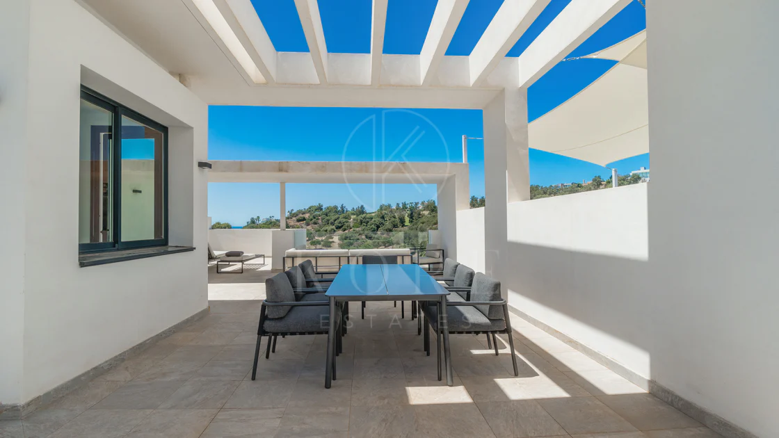 Luxury 2-Bedroom Penthouse with Panoramic Sea & Golf Views – Atalaya Hills