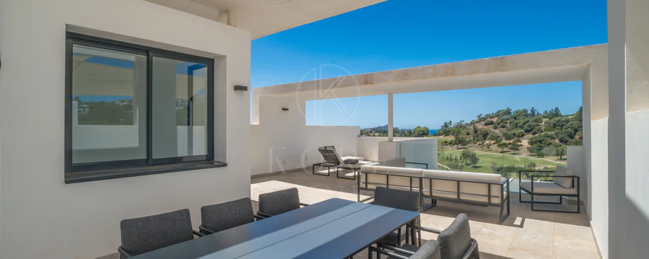 Luxury 2-Bedroom Penthouse with Panoramic Sea & Golf Views – Atalaya Hills