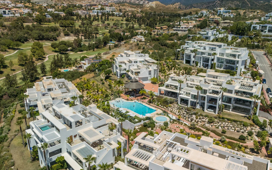 Ático de lujo de 2 dormitorios con vistas panorámicas al mar y al golf – Atalaya Hills