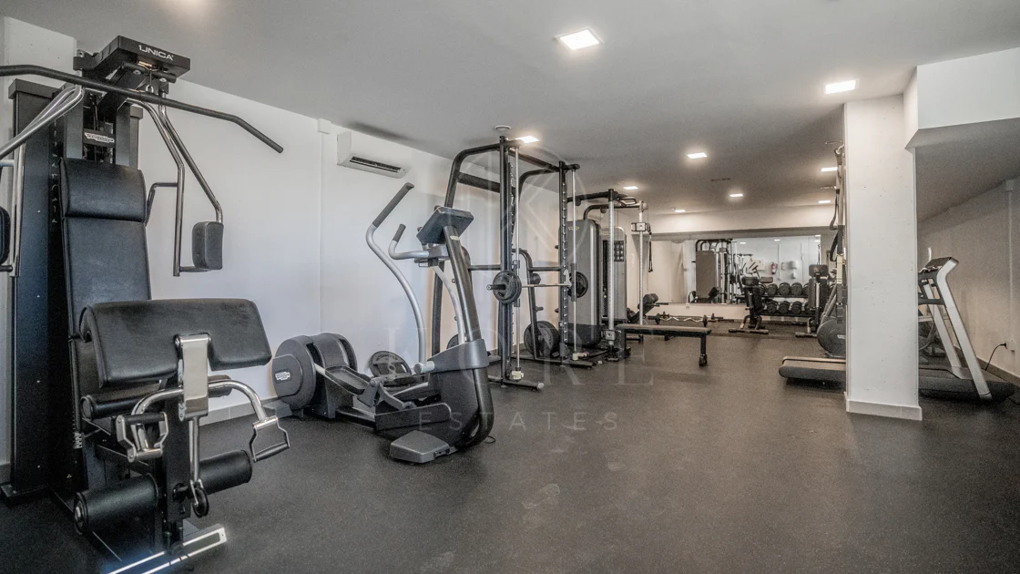 Luxury 2-Bedroom Penthouse with Panoramic Sea & Golf Views – Atalaya Hills