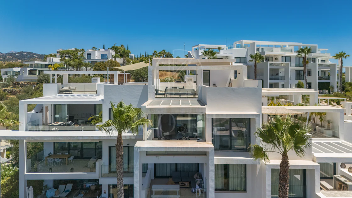Luxury 2-Bedroom Penthouse with Panoramic Sea & Golf Views – Atalaya Hills