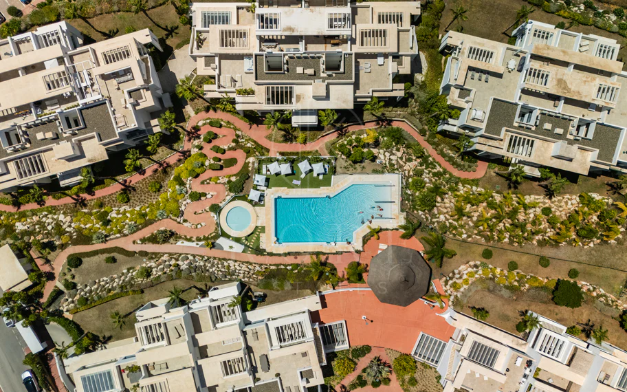 Ático de lujo de 2 dormitorios con vistas panorámicas al mar y al golf – Atalaya Hills