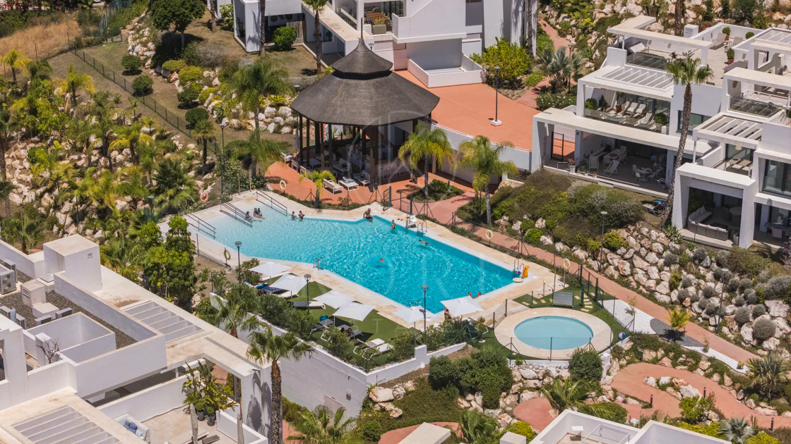 Luxury 2-Bedroom Penthouse with Panoramic Sea & Golf Views – Atalaya Hills