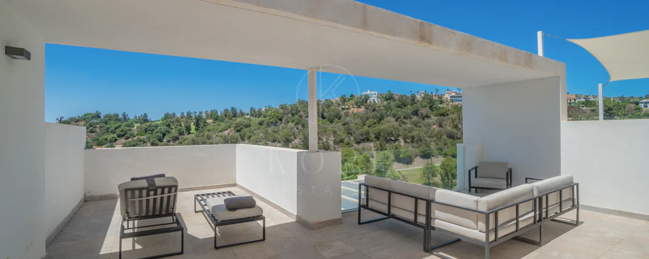 Luxury 2-Bedroom Penthouse with Panoramic Sea & Golf Views – Atalaya Hills