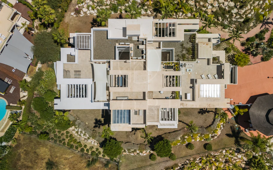 Ático de lujo de 2 dormitorios con vistas panorámicas al mar y al golf – Atalaya Hills