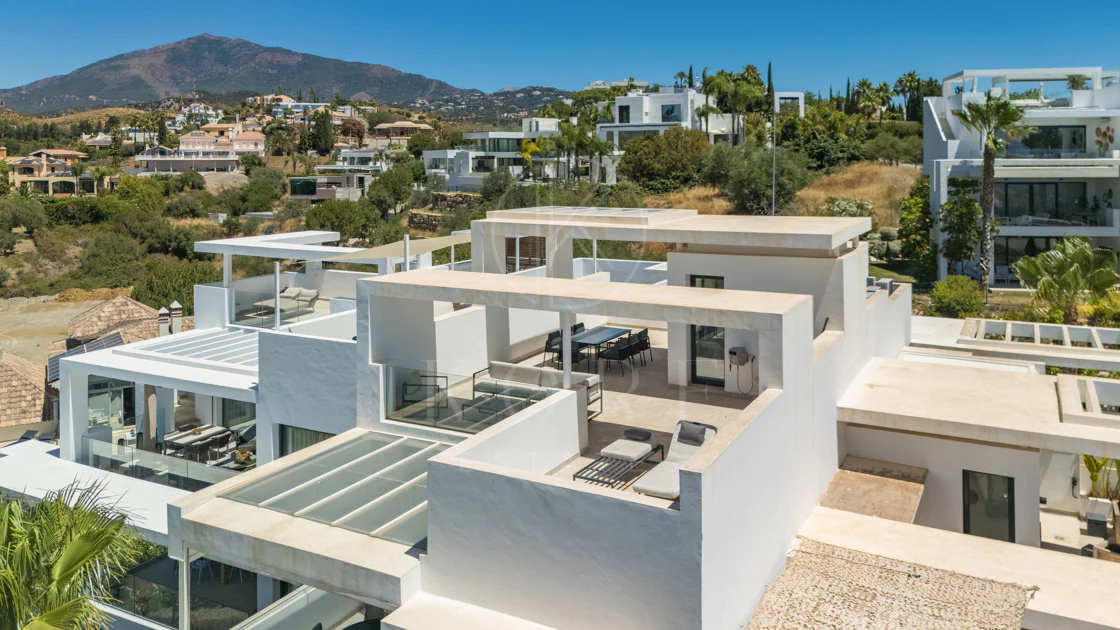 Luxury 2-Bedroom Penthouse with Panoramic Sea & Golf Views – Atalaya Hills