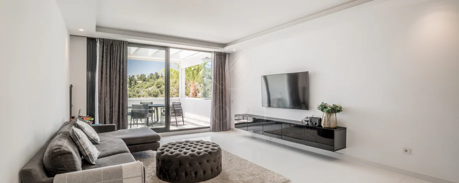 Luxury 2-Bedroom Penthouse with Panoramic Sea & Golf Views – Atalaya Hills