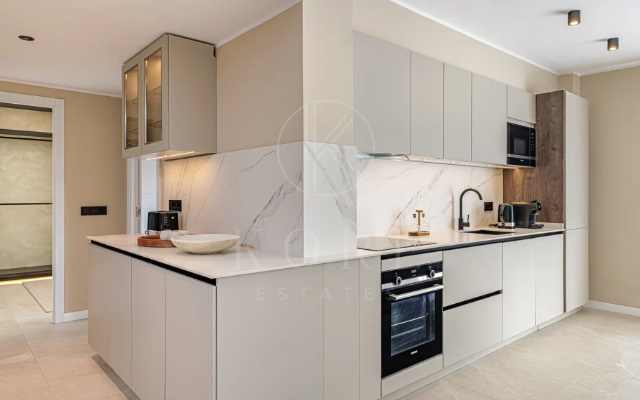 Impresionante Apartamento Reformado de 4 Dormitorios en Nueva Andalucía