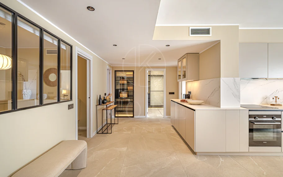 Impresionante Apartamento Reformado de 4 Dormitorios en Nueva Andalucía