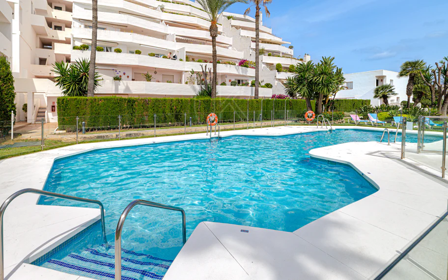 Impresionante Apartamento Reformado de 4 Dormitorios en Nueva Andalucía