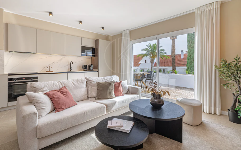 Impresionante Apartamento Reformado de 4 Dormitorios en Nueva Andalucía