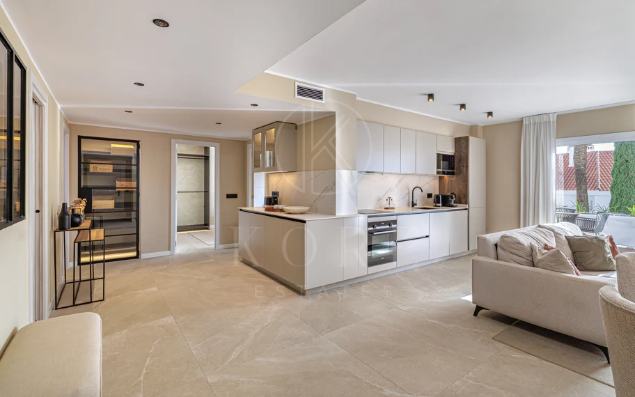 Impresionante Apartamento Reformado de 4 Dormitorios en Nueva Andalucía