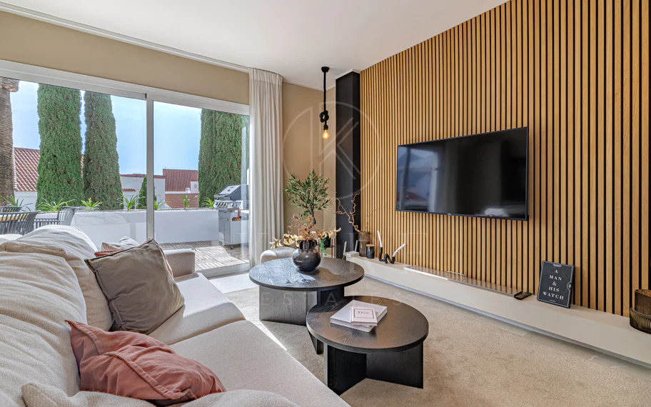 Impresionante Apartamento Reformado de 4 Dormitorios en Nueva Andalucía