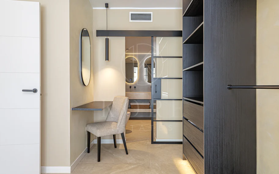 Impresionante Apartamento Reformado de 4 Dormitorios en Nueva Andalucía