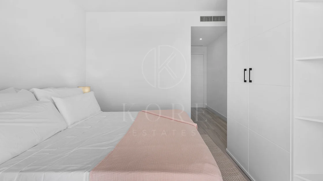Luminoso y moderno apartamento de 3 dormitorios con vistas al mar y al golf en Altos de La Quinta